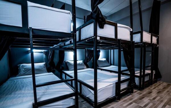 3Plus1 Hostel Patong Eksteriør bilde